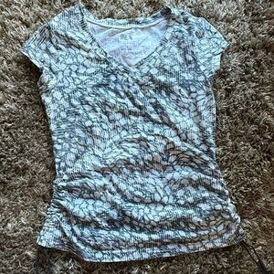 Everlast Women's Black Gray and White cap sleeve t-shirt, size small